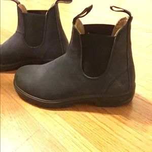 Blundstones
